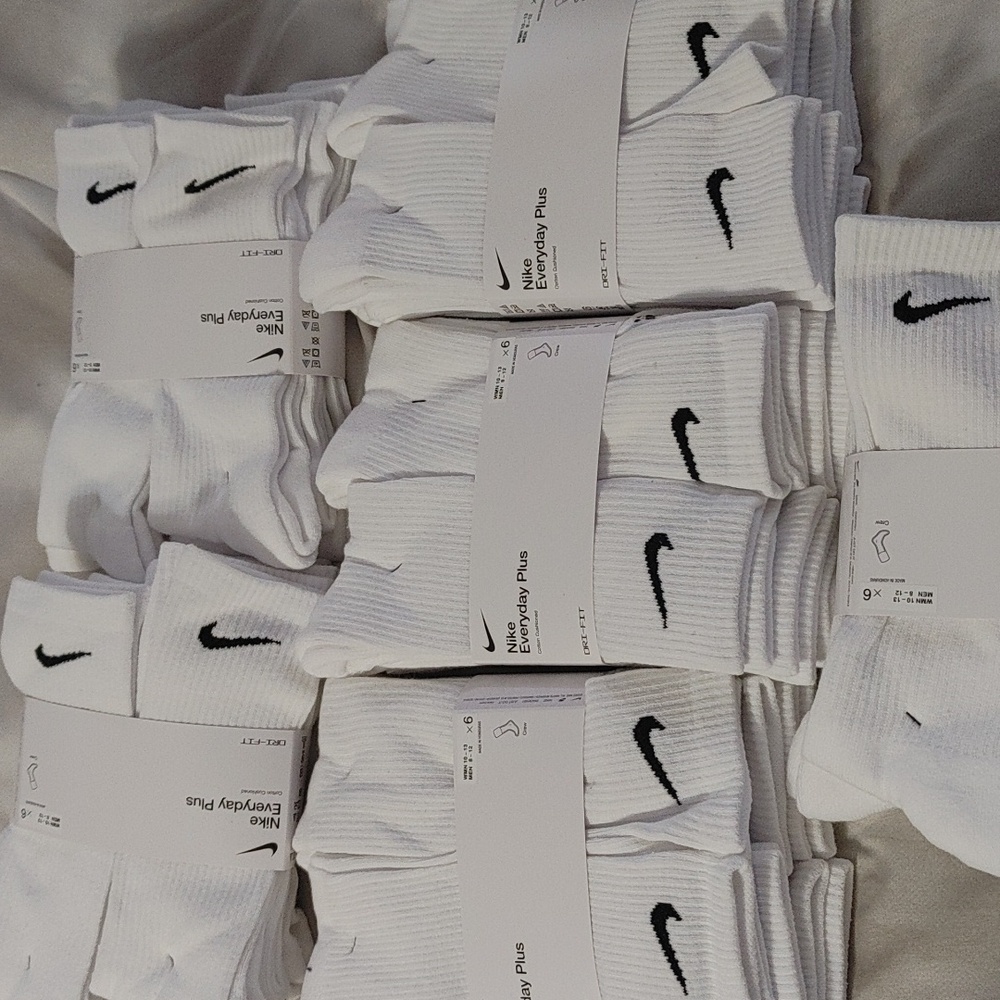 Nike unisex crew socks 6 pairs size L Men 8-12, Wmn 10-13.